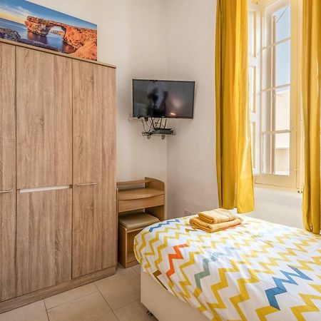 Traditional Maltese Townhouse Hotel Sliema Exterior photo