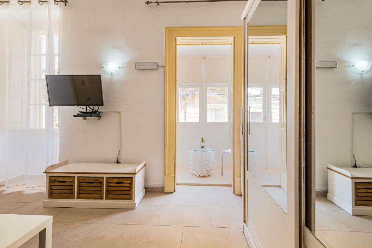 Traditional Maltese Townhouse Hotel Sliema Exterior photo